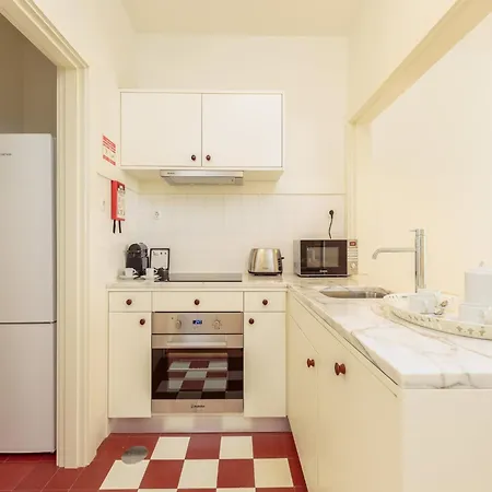 Appartement Cozy Getaway In With Balcony Oporto