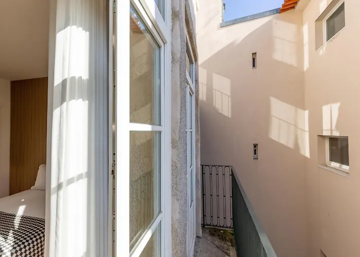 Cozy Getaway In With Balcony * Porto