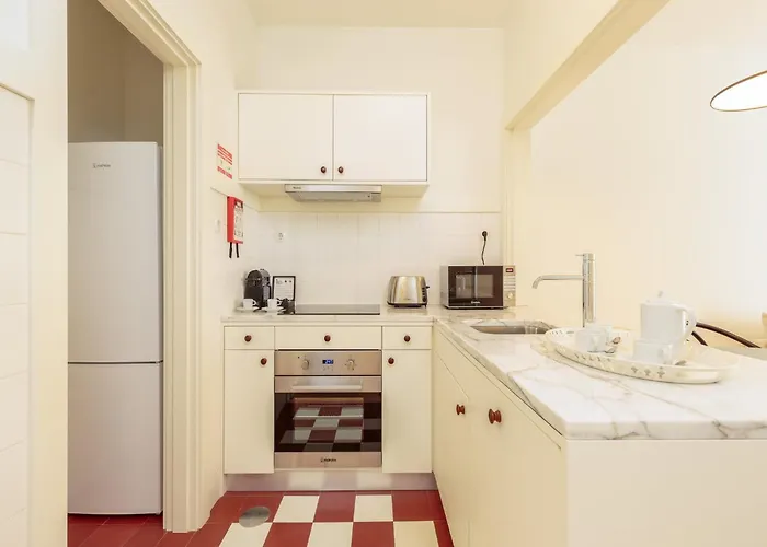 Appartement Cozy Getaway In With Balcony Porto