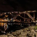 Cozy Getaway In With Balcony Porto