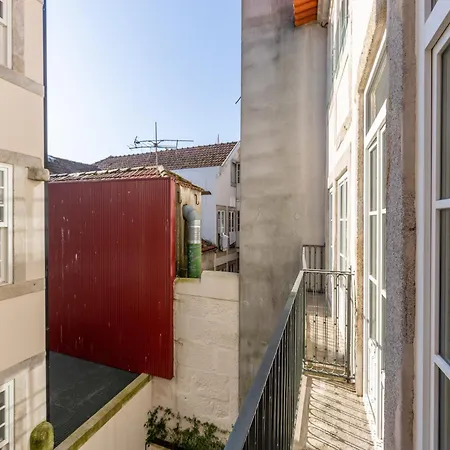 Apartamento Cozy Getaway In With Balcony Oporto