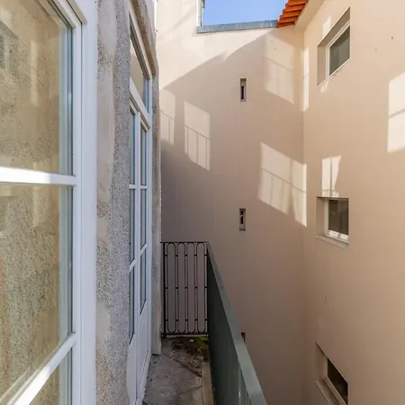 Cozy Getaway In With Balcony 波尔图