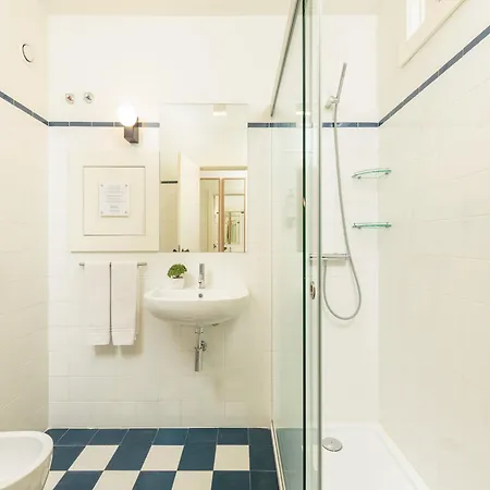 Cozy Getaway In With Balcony Apartman *