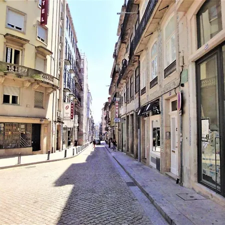 Cozy Getaway In With Balcony