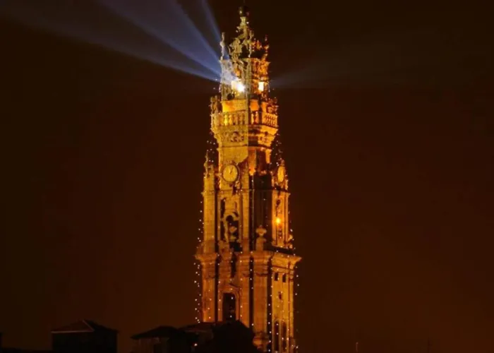 Cozy Getaway In With Balcony *